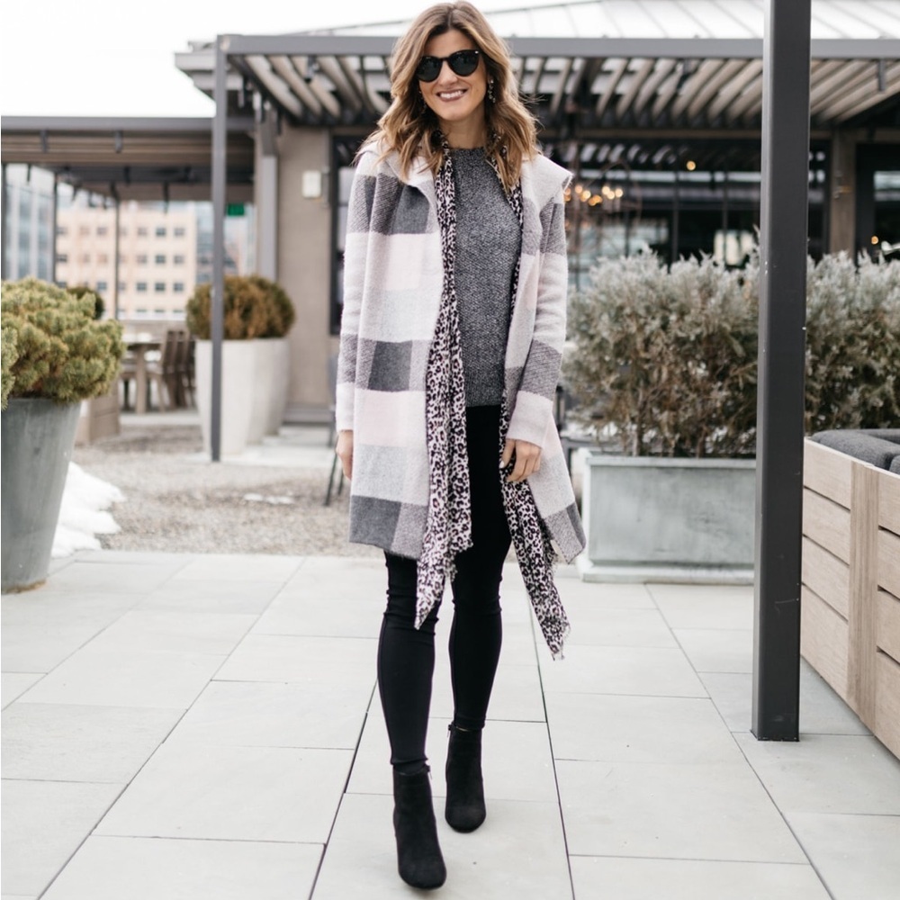The Loft Open-Front Plaid Coatigan in Gray and Light Pink Size L - Picture 3 of 5